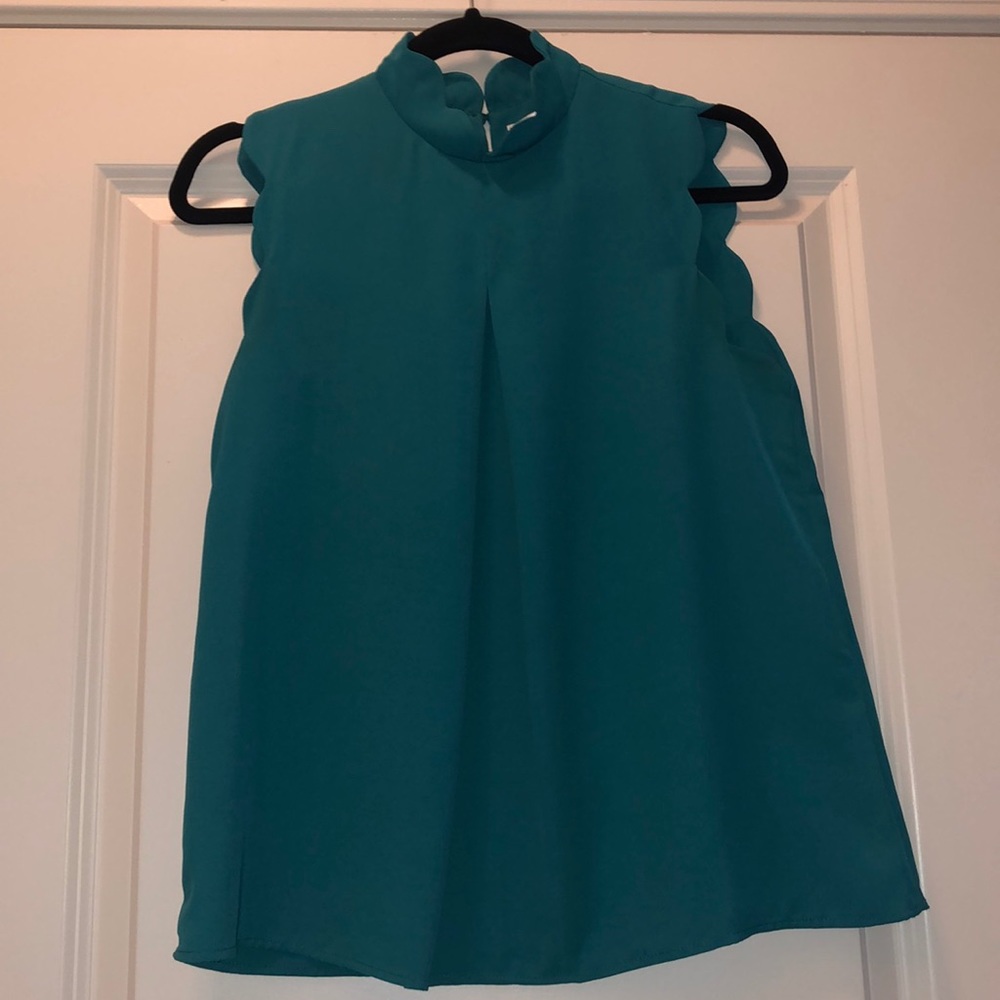 Arloh Scalloped Top